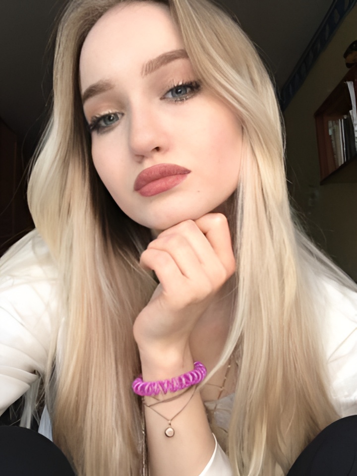 Викуля привлекальеная девушка из Хабаровска цена от 5000 руб