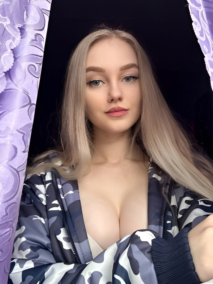 Ярослава привлекальеная девушка из Хабаровска цена от 3000 руб