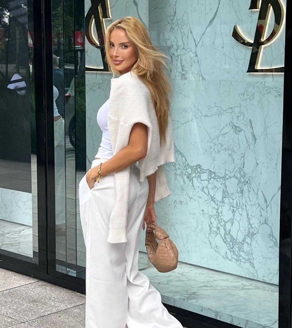 Фаина привлекальеная девушка из Хабаровска цена от 7000 руб