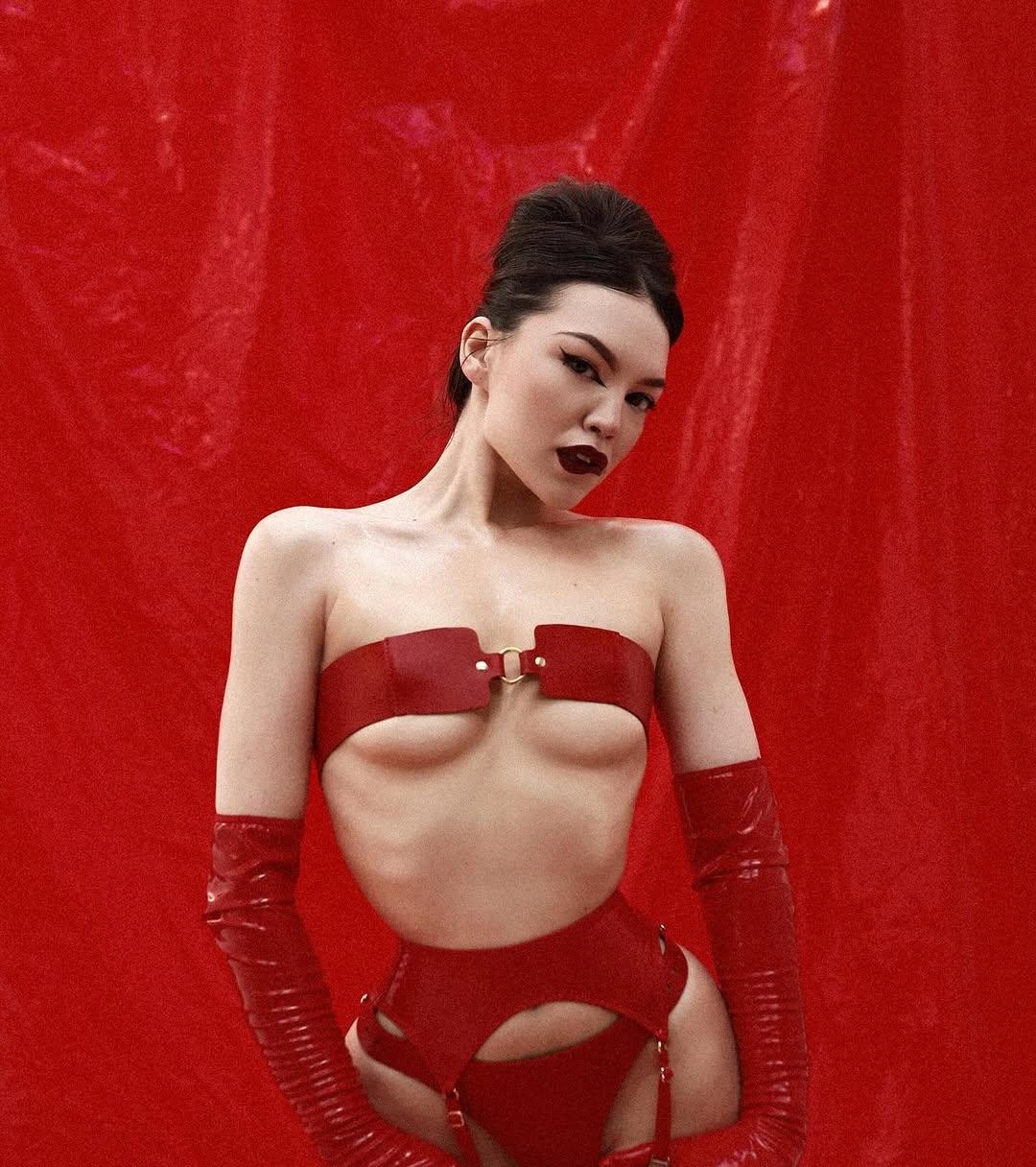 Надежда привлекальеная девушка из Хабаровска цена от 7000 руб