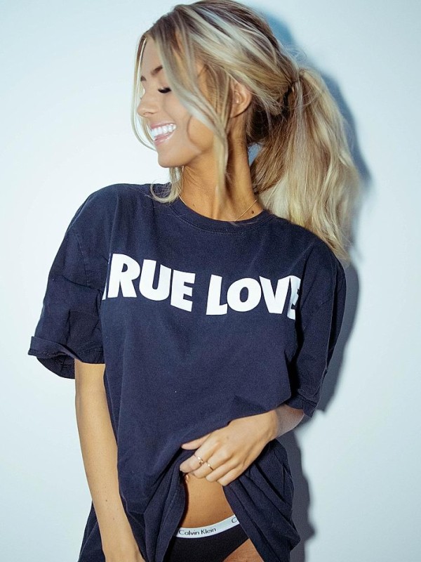 Дарина привлекательная девушка из Хабаровска цена от 3000 руб