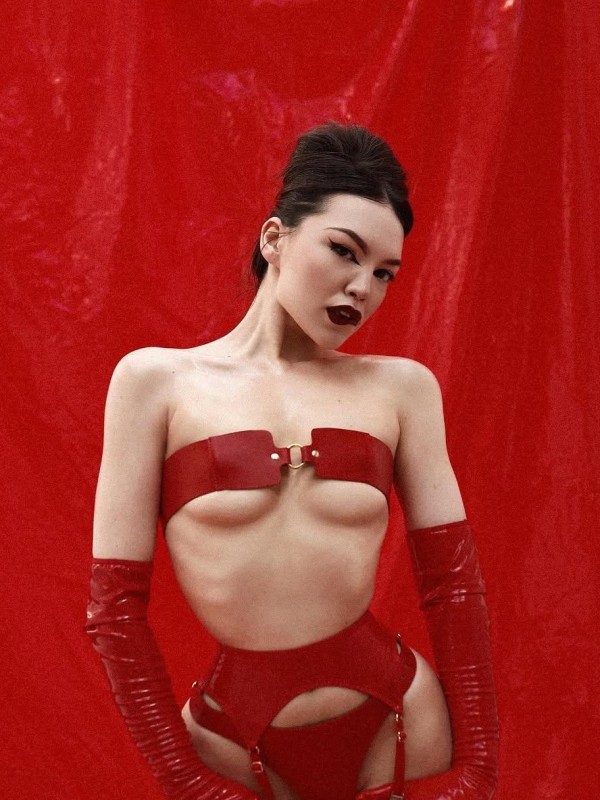 Надежда привлекательная девушка из Хабаровска цена от 7000 руб