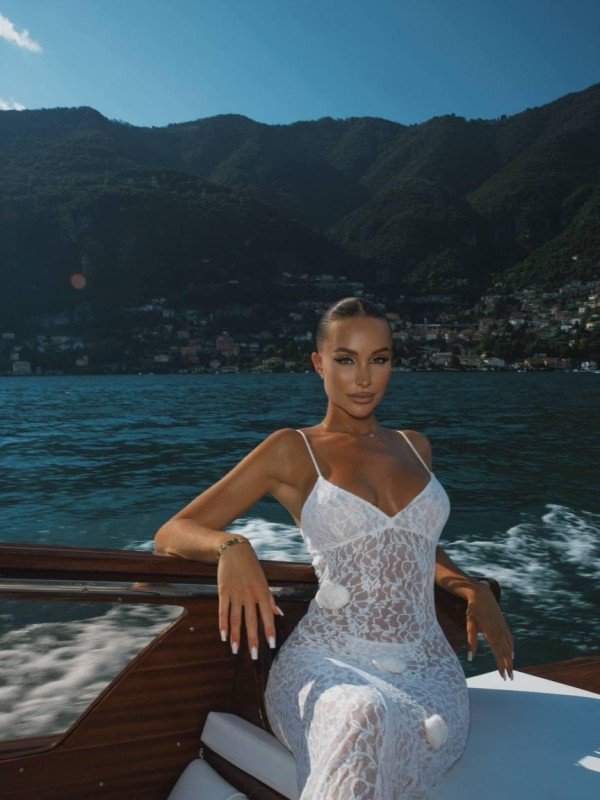 Амелия привлекательная девушка из Хабаровска цена от 11000 руб